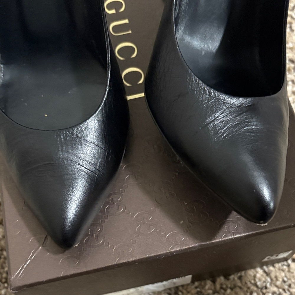 Gucci Classic Black Leather Heels - Picture 8 of 10